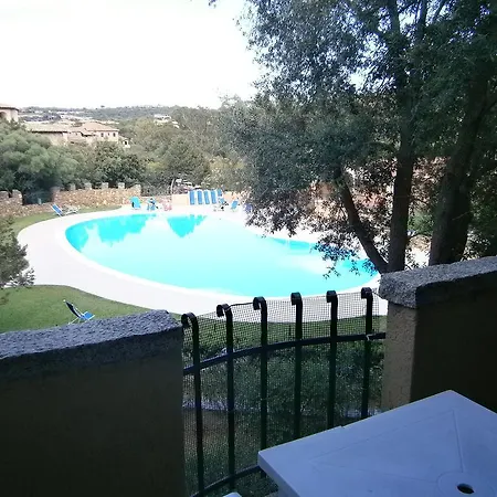 Portorotondo Tre מלון דירות 3*